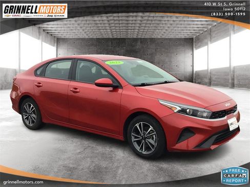 Used 2023 Kia Forte LXS image 3