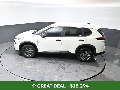 Used 2024 Nissan Rogue S image 46