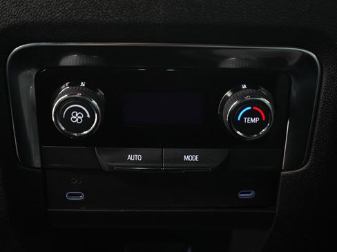 Used 2025 Chevrolet Tahoe Z71 AWD/4WD image 21