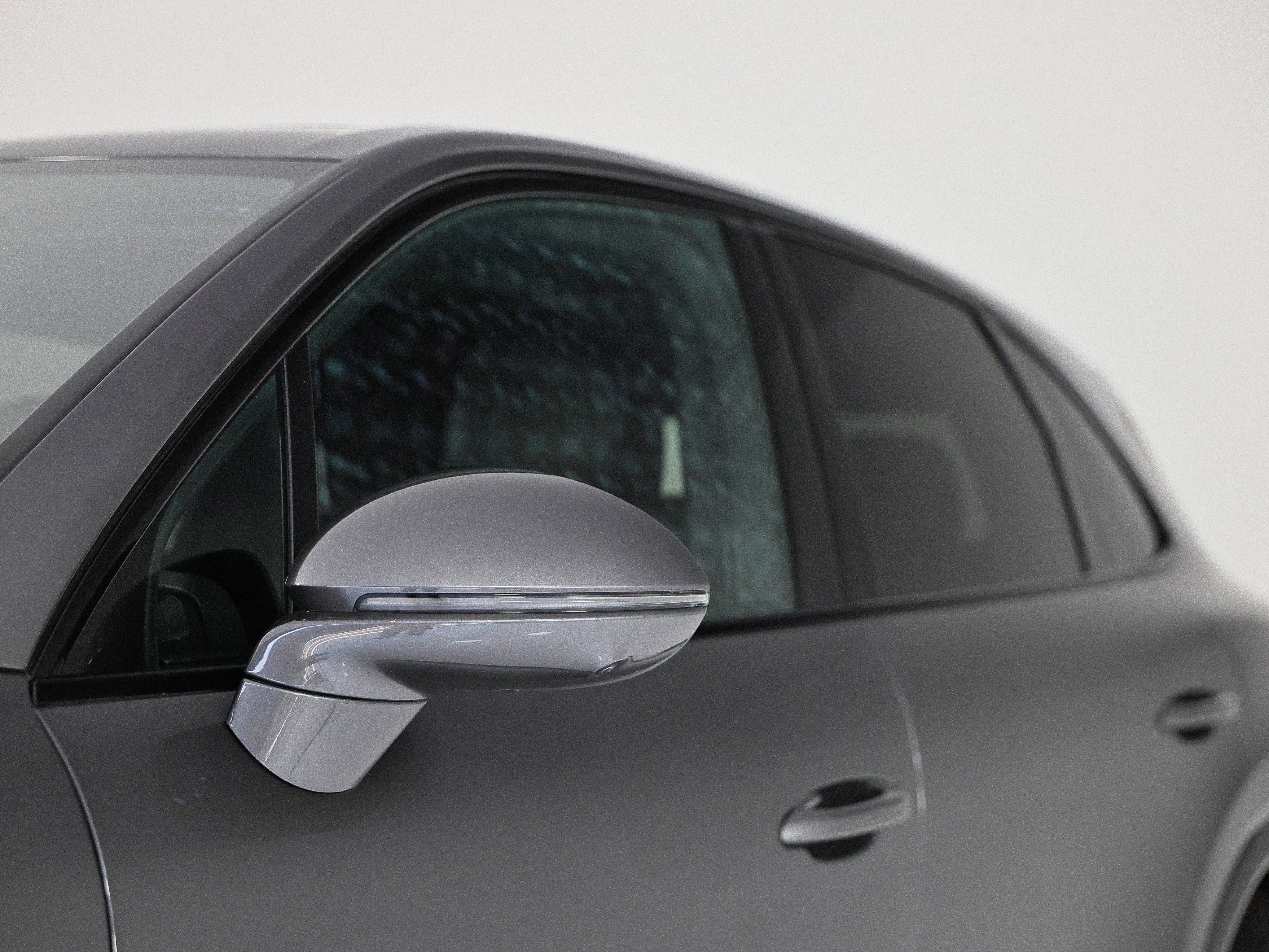 Used 2024 Porsche Cayenne AWD/4WD image 12