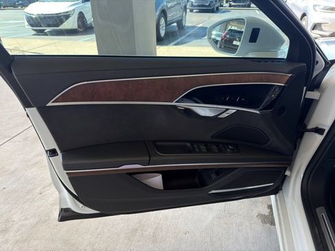 Used 2023 Audi A8 L 3.0T AWD/4WD image 18