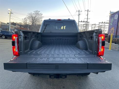 Used 2023 Ford F250 Lariat w/ Black Appearance Package image 13