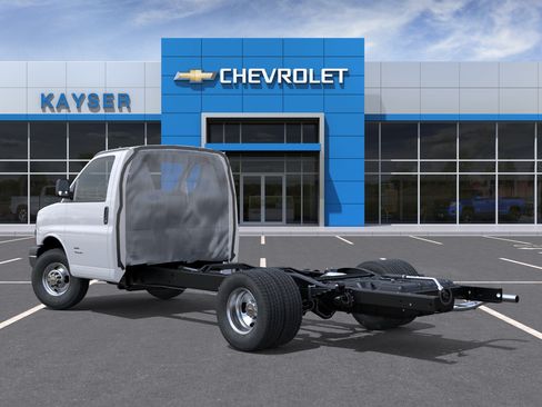 New 2026 Chevrolet Express 3500 w/ Power Convenience Package RWD image 18