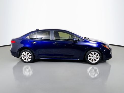 Used 2021 Toyota Corolla LE FWD image 3