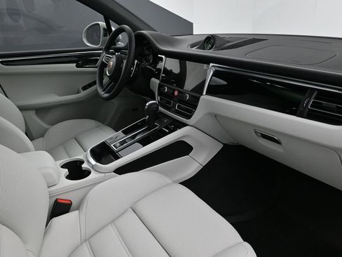 Certified 2026 Porsche Macan S image 14