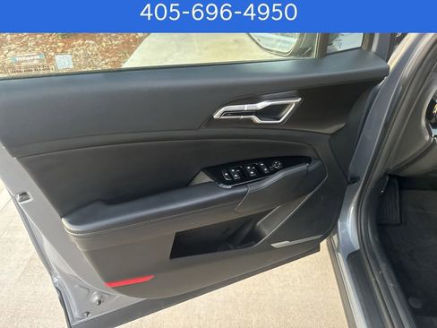 Used 2023 Kia Sportage EX image 11