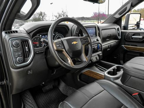 Used 2023 Chevrolet Silverado 3500 High Country w/ Z71 Off-Road Package image 13