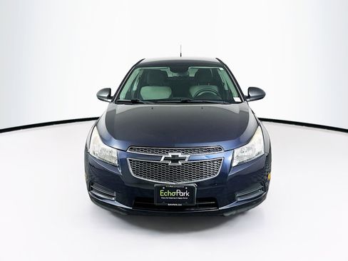 Used 2014 Chevrolet Cruze LS image 2