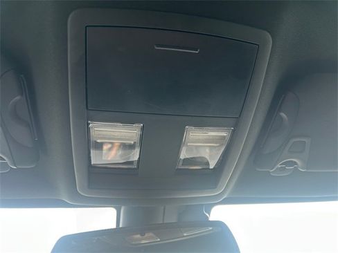 Used 2022 Dodge Challenger SXT image 18