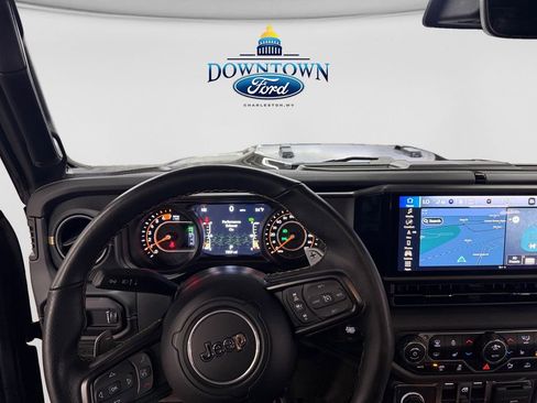 Used 2025 Jeep Wrangler Unlimited Rubicon 392 AWD/4WD image 9