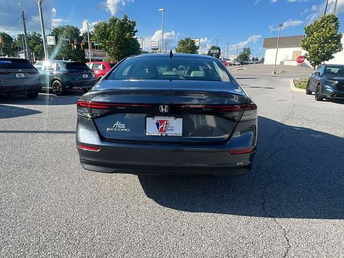 Used 2025 Honda Accord SE image 5