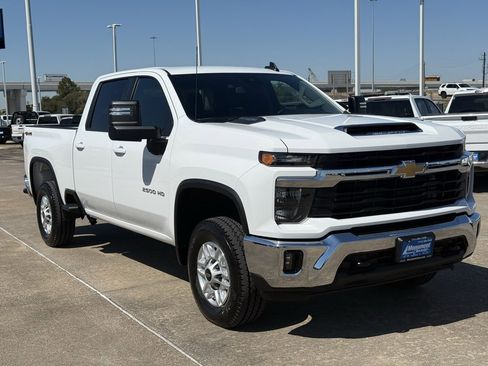 Used 2025 Chevrolet Silverado 2500 LT w/ Convenience Package image 7
