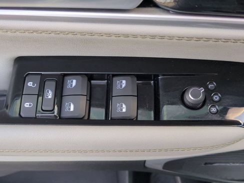 Certified 2023 Jeep Wagoneer 4WD w/ Premium Group I image 25