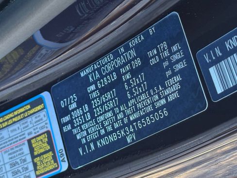 Used 2026 Kia Carnival FWD image 32