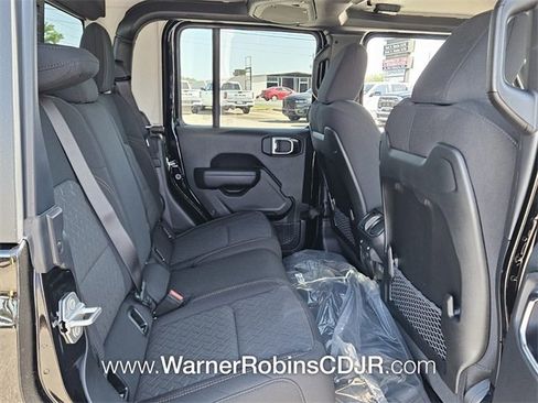 New 2025 Jeep Gladiator Mojave w/ Convenience Group image 13