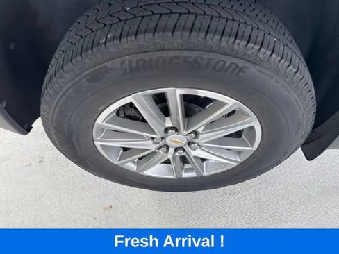Used 2023 Chevrolet Traverse LT FWD image 24