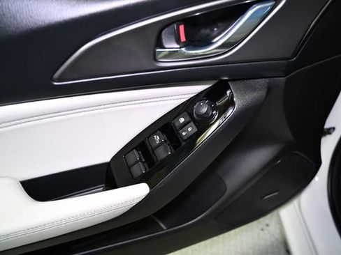 Used 2018 MAZDA MAZDA3 Grand Touring w/ Premium Equipment Package image 27