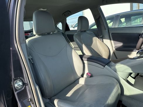 Used 2010 Toyota Prius Five image 10