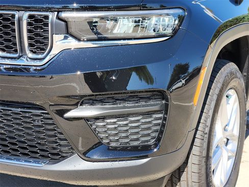New 2025 Jeep Grand Cherokee Laredo X image 6