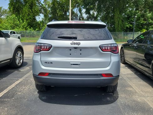 Used 2026 Jeep Compass Latitude AWD/4WD image 5