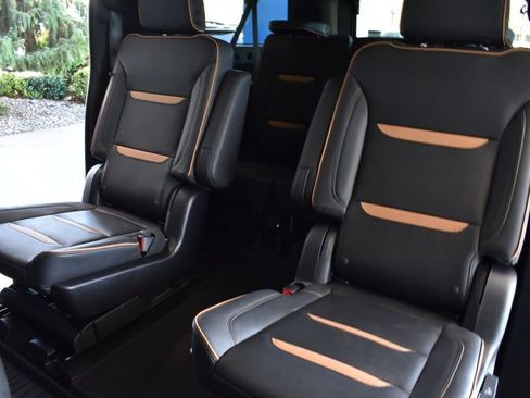 Certified 2023 GMC Yukon XL AT4 w/ AT4 Premium Plus Package AWD/4WD image 27