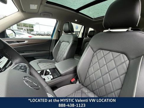 Certified 2025 Volkswagen Atlas SEL Premium R-Line image 42