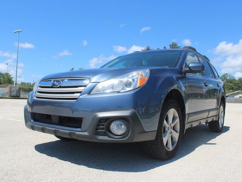 Used 2013 Subaru Outback 2.5i Premium w/ Popular Pkg 1B AWD/4WD image 4