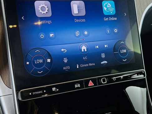 Used 2025 Mercedes-Benz C 300 Sedan image 23