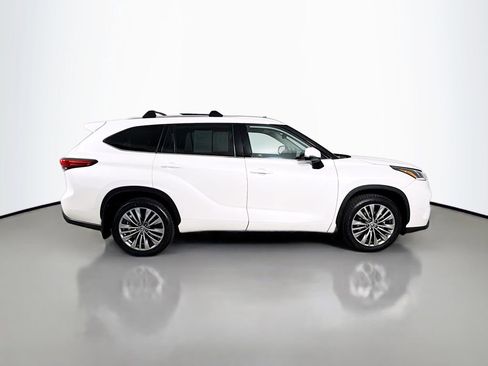 Certified 2020 Toyota Highlander Platinum AWD/4WD image 9