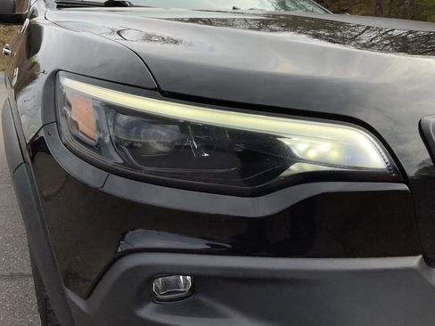 Used 2020 Jeep Cherokee Trailhawk w/ Cold Weather Group image 30