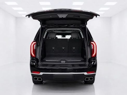 Used 2026 GMC Yukon Denali w/ Sun & Power Step Package AWD/4WD image 7