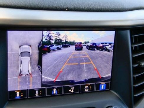 Used 2023 GMC Acadia Denali w/ Denali Ultimate Package FWD image 4