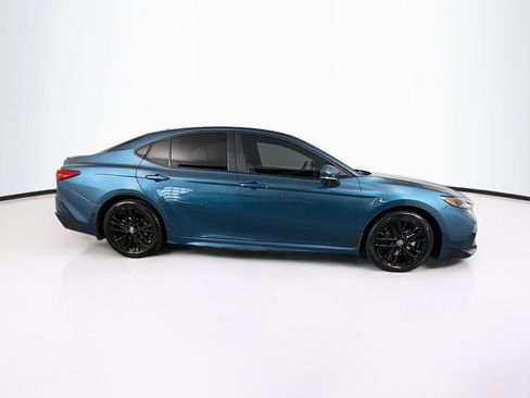 Used 2025 Toyota Camry SE FWD image 11
