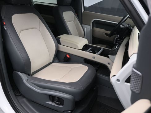 Used 2024 Land Rover Defender 90 X-Dynamic SE image 10