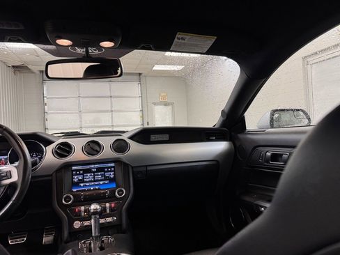 Used 2015 Ford Mustang Premium image 19