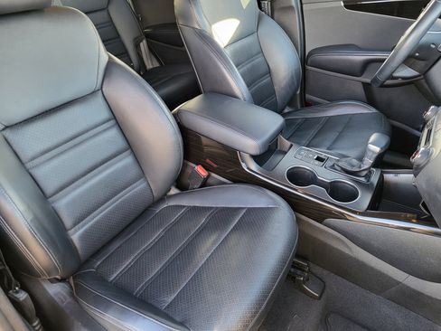 Used 2019 Kia Sorento EX image 16