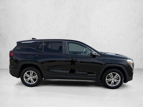 Used 2024 GMC Terrain SLE AWD/4WD image 4