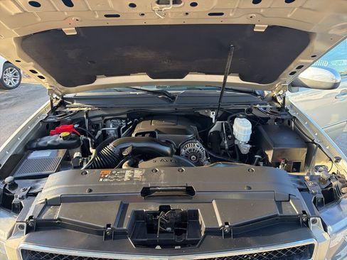 Used 2013 Chevrolet Suburban 2500 LT image 11