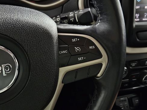 Used 2016 Jeep Cherokee Limited image 22