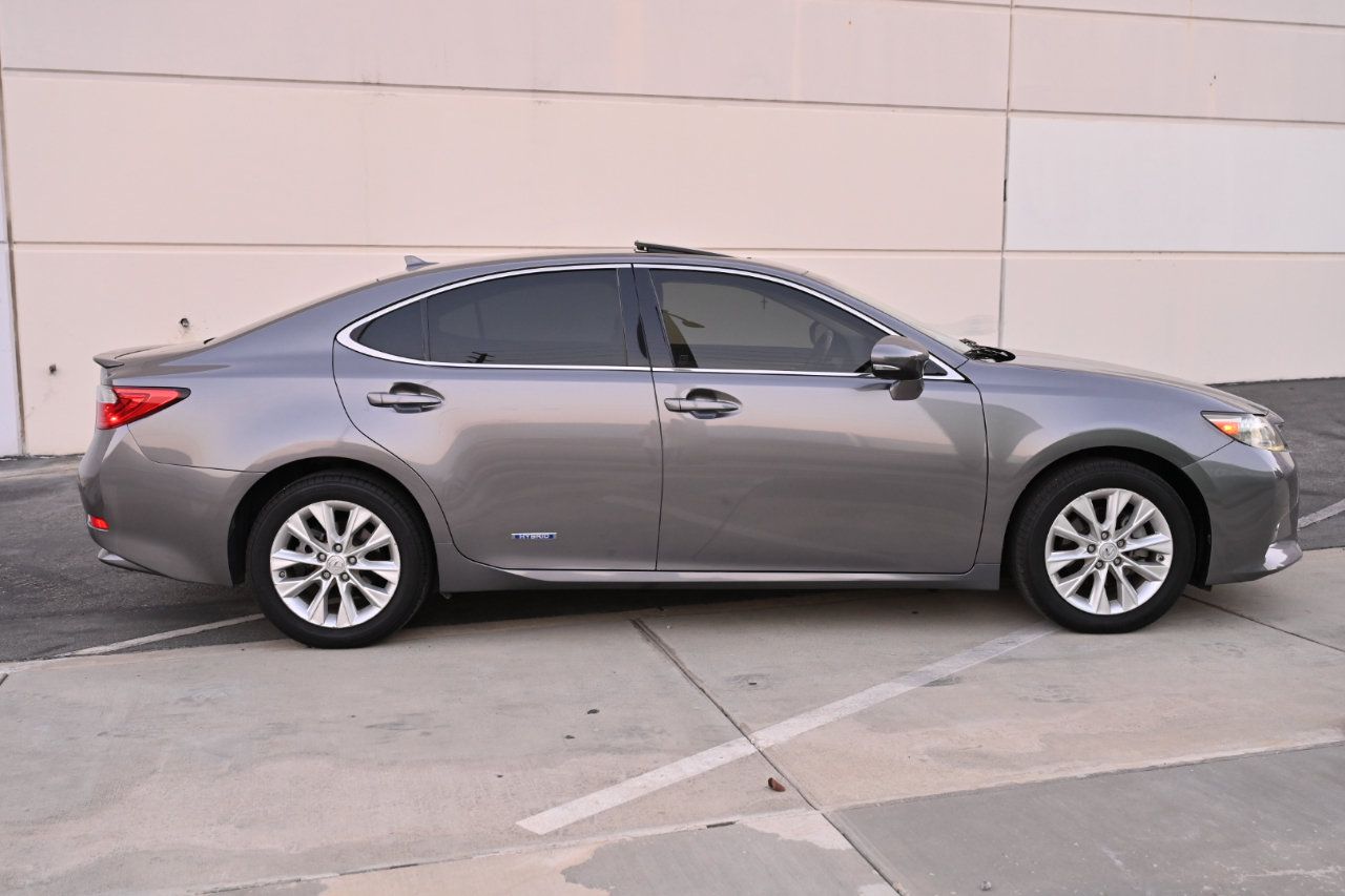 Used 2013 Lexus ES 300h w/ Premium Pkg FWD image 7
