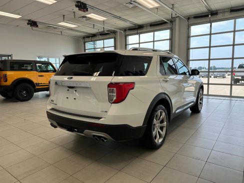 Used 2020 Ford Explorer Platinum w/ Premium Technology Package AWD/4WD image 5