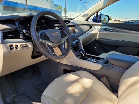 Certified 2023 Cadillac XT5 Premium Luxury w/ Technology Package FWD image 9