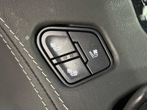 Used 2019 GMC Yukon XL Denali w/ Open Road Package AWD/4WD image 35