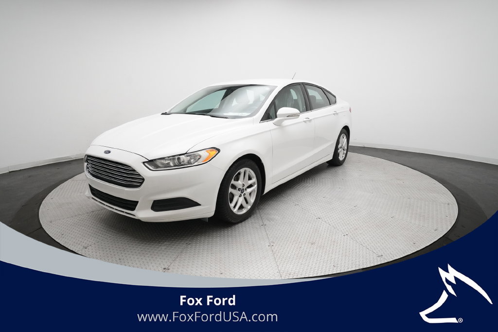 Used 2016 Ford Fusion SE FWD image 1