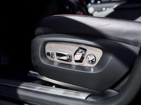 Used 2019 Rolls-Royce Ghost image 38