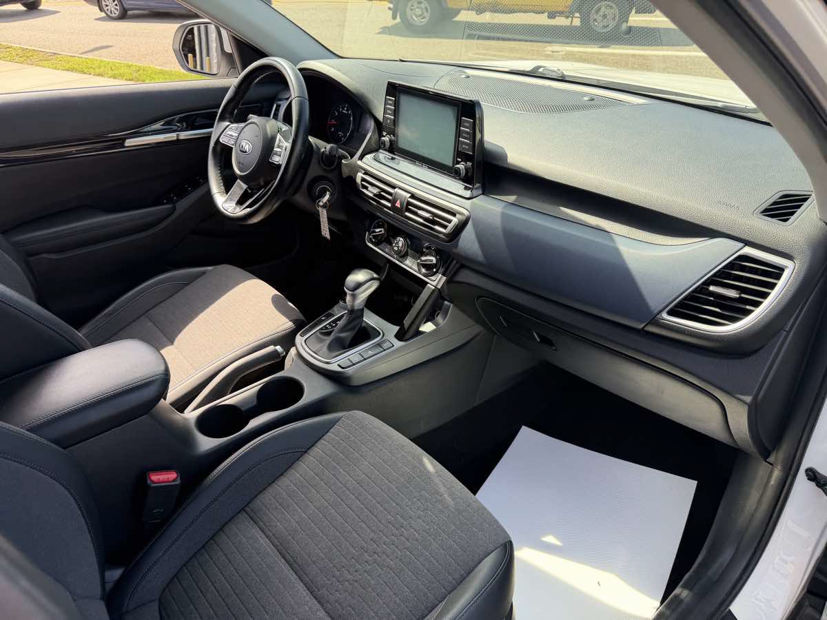 Used 2021 Kia Seltos S AWD/4WD image 19