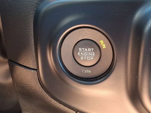 Used 2022 Jeep Wrangler Unlimited Sport AWD/4WD image 25