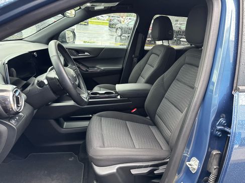 Used 2025 Chevrolet Equinox LT w/ Midnight Edition FWD image 17