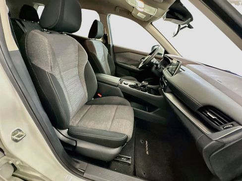 Used 2023 Nissan Rogue SV AWD/4WD image 31