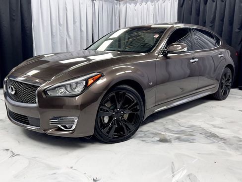 Used 2015 INFINITI Q70 L 5.6 w/ V8 Deluxe Technology Package image 1